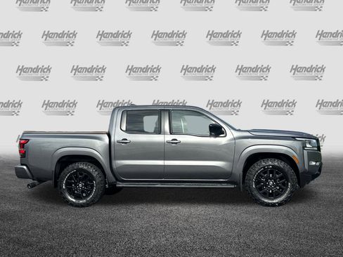 Used 2023 Nissan Frontier SV w/ Midnight Edition Package image 3