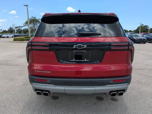 Used 2025 Chevrolet Traverse LT w/ Sun and Wheel Package FWD image 5