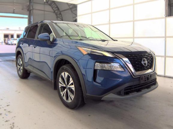Used 2023 Nissan Rogue SV AWD/4WD image 2