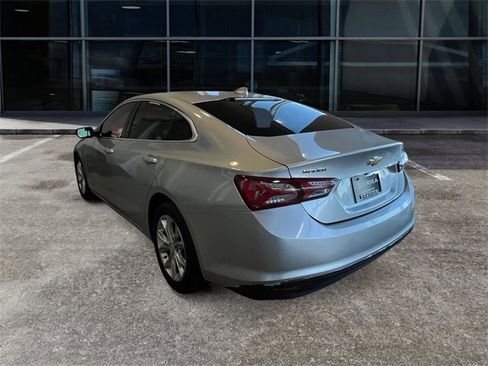 Used 2020 Chevrolet Malibu LT image 2