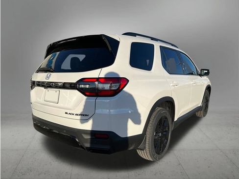 New 2026 Honda Pilot Black Edition image 5