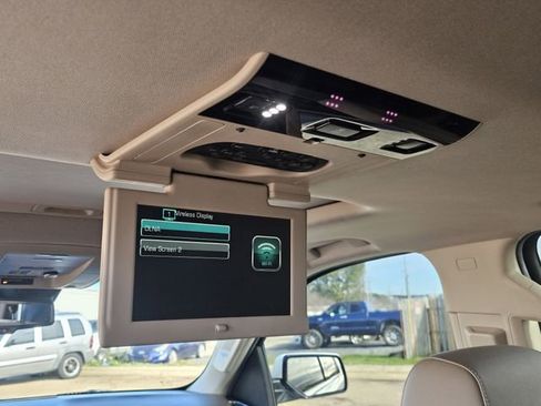 Used 2018 Chevrolet Tahoe LT image 19