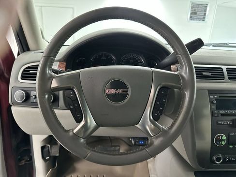 Used 2007 GMC Yukon XL SLT w/ SLT Preferred Equipment Group AWD/4WD image 14