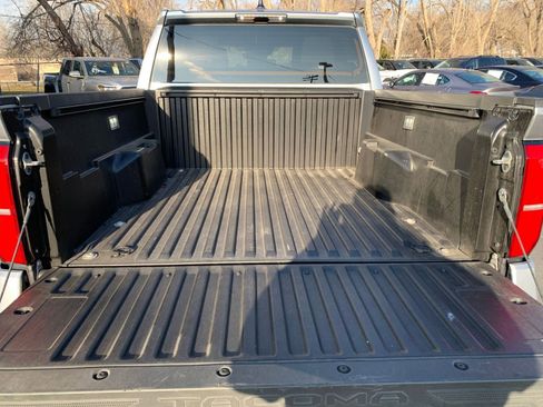 Used 2025 Toyota Tacoma TRD Off-Road image 30