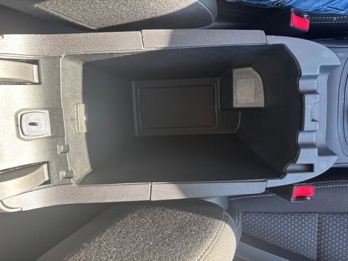 Used 2024 GMC Terrain SLE image 20