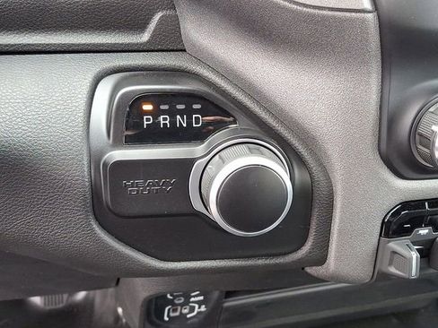 Used 2024 RAM 2500 Tradesman w/ Chrome Appearance Group image 9