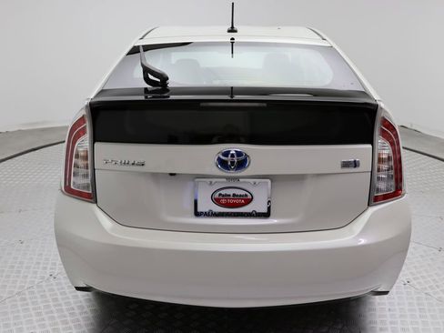 Certified 2015 Toyota Prius Five image 10