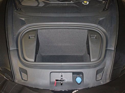 Certified 2025 Porsche Taycan image 12