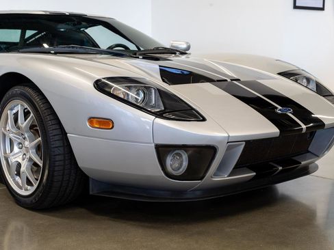 Used 2005 Ford GT image 30