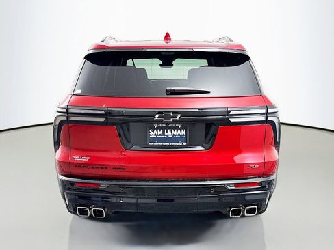 Used 2025 Chevrolet Traverse RS image 6