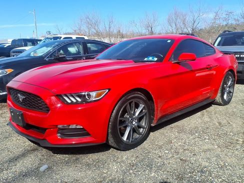 Used 2016 Ford Mustang Coupe image 4