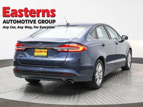 Used 2018 Ford Fusion SE image 5