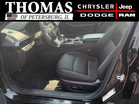 Used 2024 Nissan Altima 2.5 SV FWD image 9