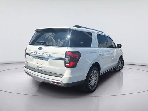 Used 2024 Ford Expedition Limited RWD image 3