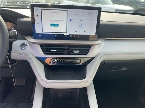New 2026 Ford Explorer Active w/ Active Comfort Package AWD/4WD image 32