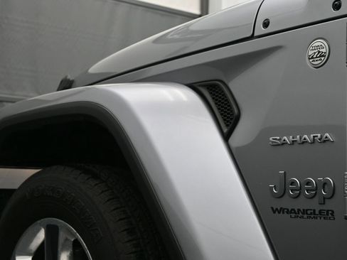 Used 2021 Jeep Wrangler Unlimited Sahara image 11