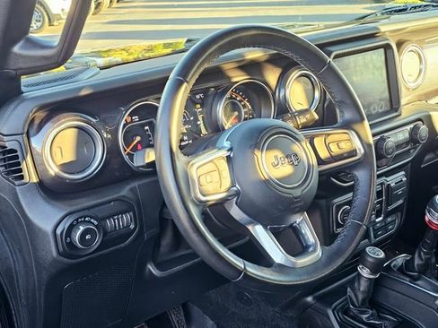 Used 2020 Jeep Wrangler Unlimited Sahara image 16