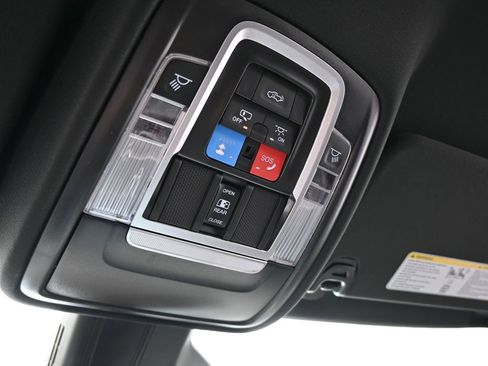 Used 2025 RAM 1500 Laramie image 19