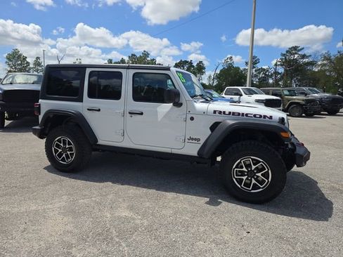 Certified 2025 Jeep Wrangler Unlimited Rubicon image 2