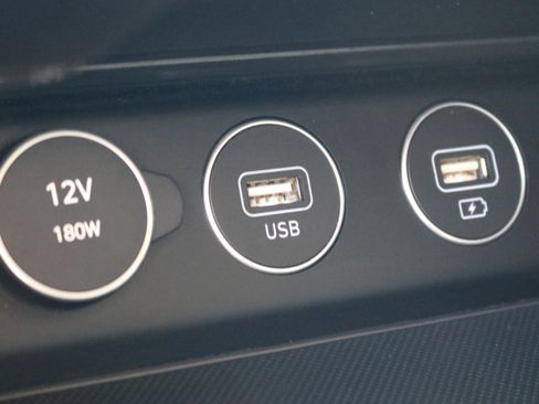 Used 2022 Genesis G70 2.0T image 18