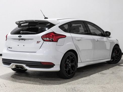 Used 2017 Ford Focus ST FWD image 6