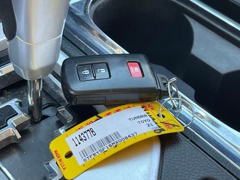 Used 2021 Toyota Tundra Limited w/ Limited Premium Package image 12