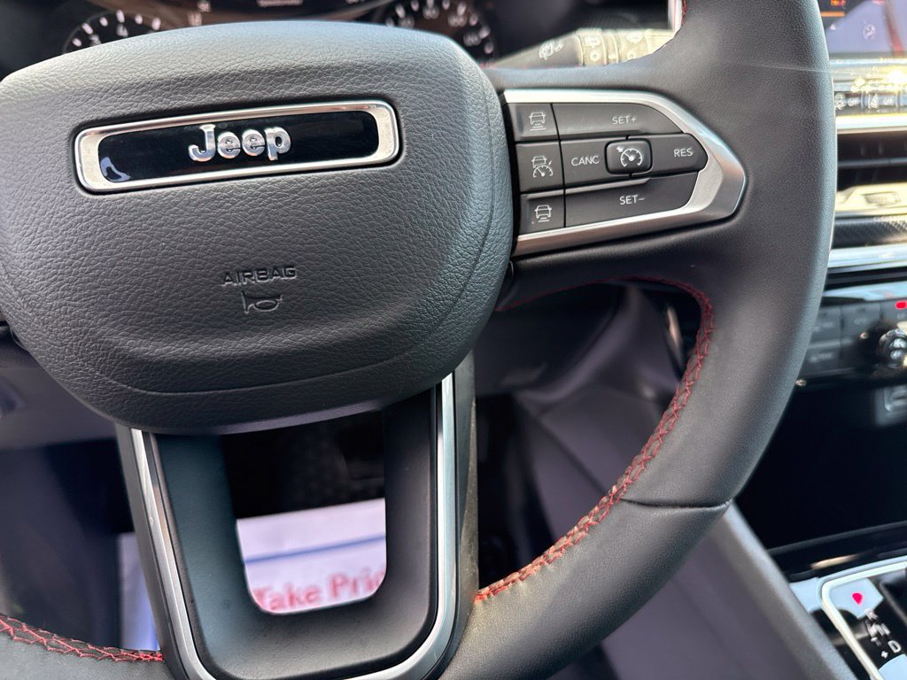 Used 2025 Jeep Compass Trailhawk AWD/4WD image 19