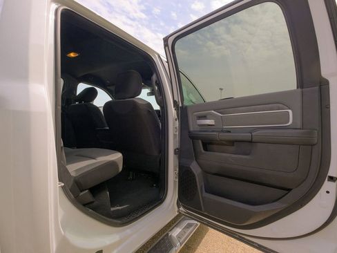 Used 2022 RAM 3500 Big Horn image 19