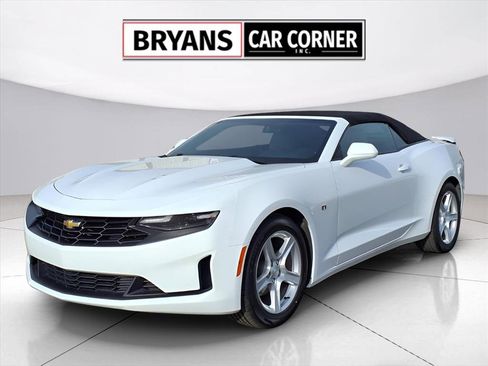 Used 2023 Chevrolet Camaro LT image 1