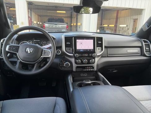 Used 2025 RAM 1500 Big Horn AWD/4WD image 12