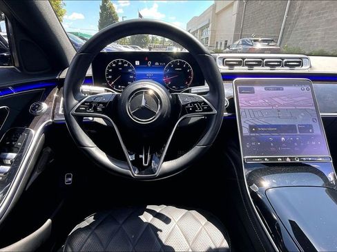 Used 2023 Mercedes-Benz S 580 4MATIC Sedan image 5