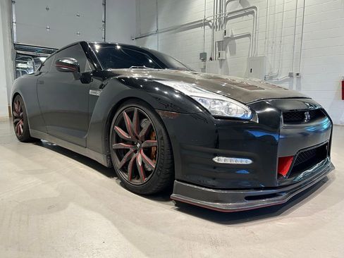Used 2014 Nissan GT-R Premium AWD/4WD image 8