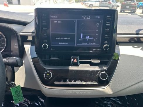 Used 2022 Toyota Corolla LE FWD image 19