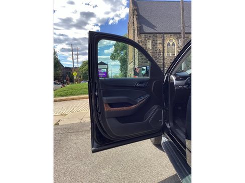Used 2016 Chevrolet Tahoe LTZ AWD/4WD image 17