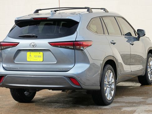 Used 2020 Toyota Highlander Limited FWD image 53