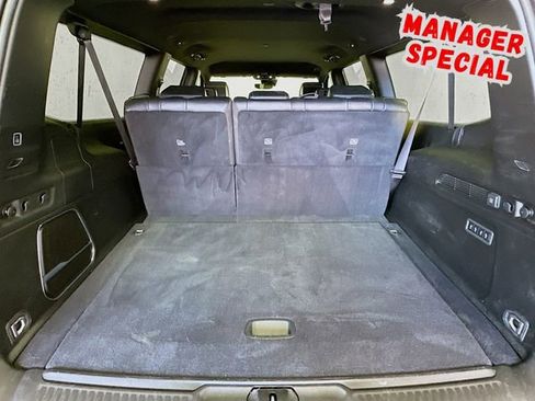 Used 2024 Jeep Wagoneer L Series II w/ Flexible Seating Group RWD image 28