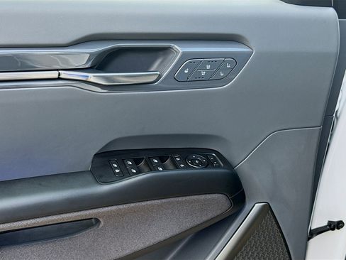 Used 2026 Kia EV9 Land image 14