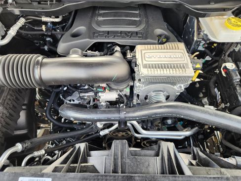 New 2026 RAM 1500 4x4 Crew Cab image 23