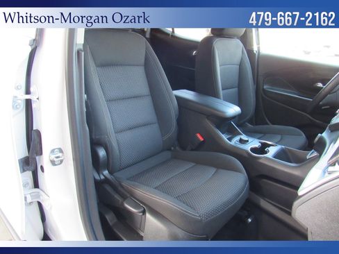 Used 2024 GMC Terrain SLE image 28