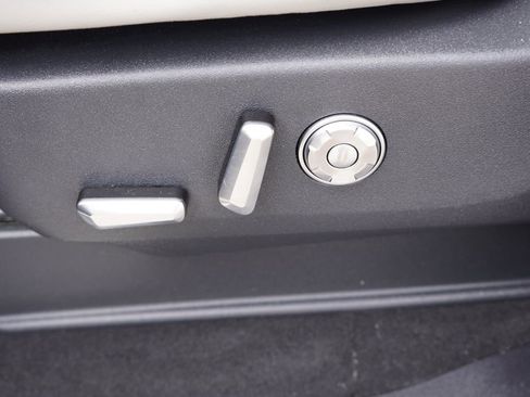 Used 2025 Lincoln Navigator Reserve image 31