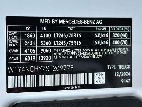 Used 2025 Mercedes-Benz Sprinter 2500 image 26