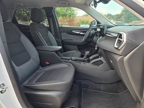 Used 2025 Chevrolet TrailBlazer LT AWD/4WD image 28