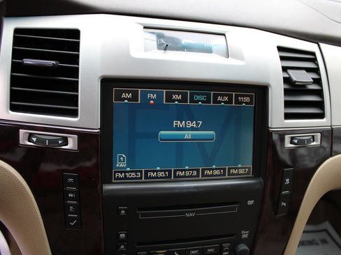 Used 2009 Cadillac Escalade AWD image 21