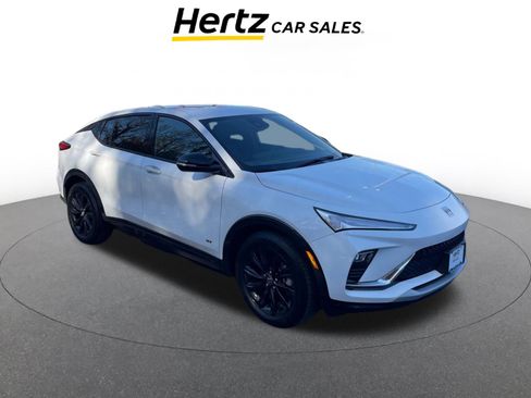 Used 2025 Buick Envista Sport Touring image 1