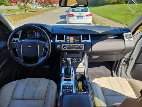 Used 2013 Land Rover Range Rover Sport HSE LUX image 18