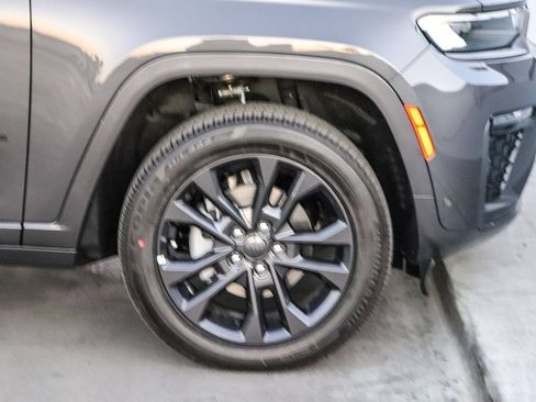 New 2026 Jeep Grand Cherokee Limited AWD/4WD image 11