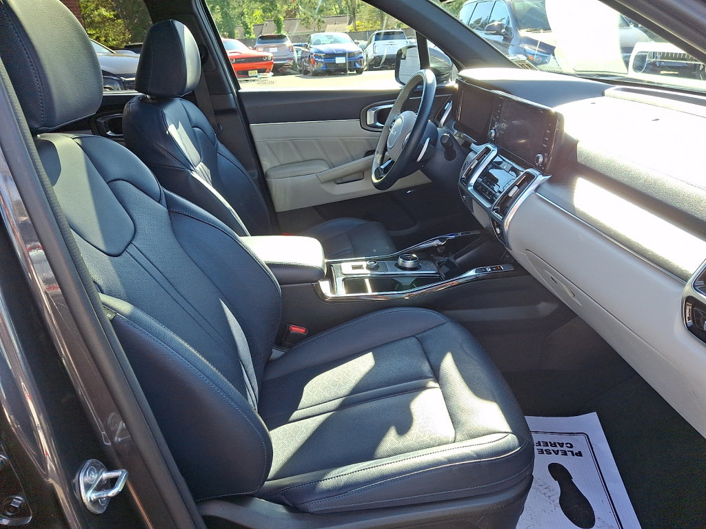 Used 2023 Kia Sorento SX Prestige AWD/4WD image 11