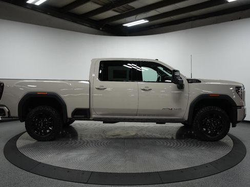 New 2026 GMC Sierra 2500 AT4 w/ AT4 Premium Plus Package image 9