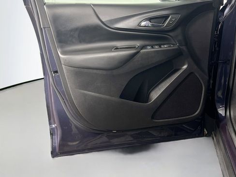 Used 2018 Chevrolet Equinox LT image 17