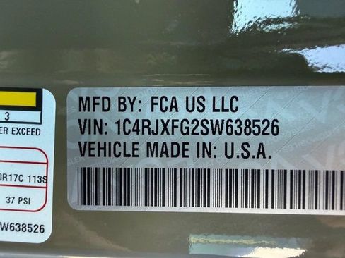 Used 2025 Jeep Wrangler Unlimited Rubicon AWD/4WD image 29